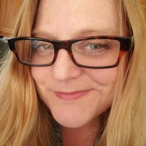 Meet your Posher, Dayna